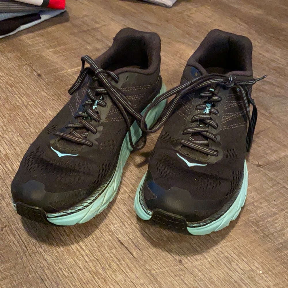 HOKA Clifton 6 athletic shoes Size 7.5